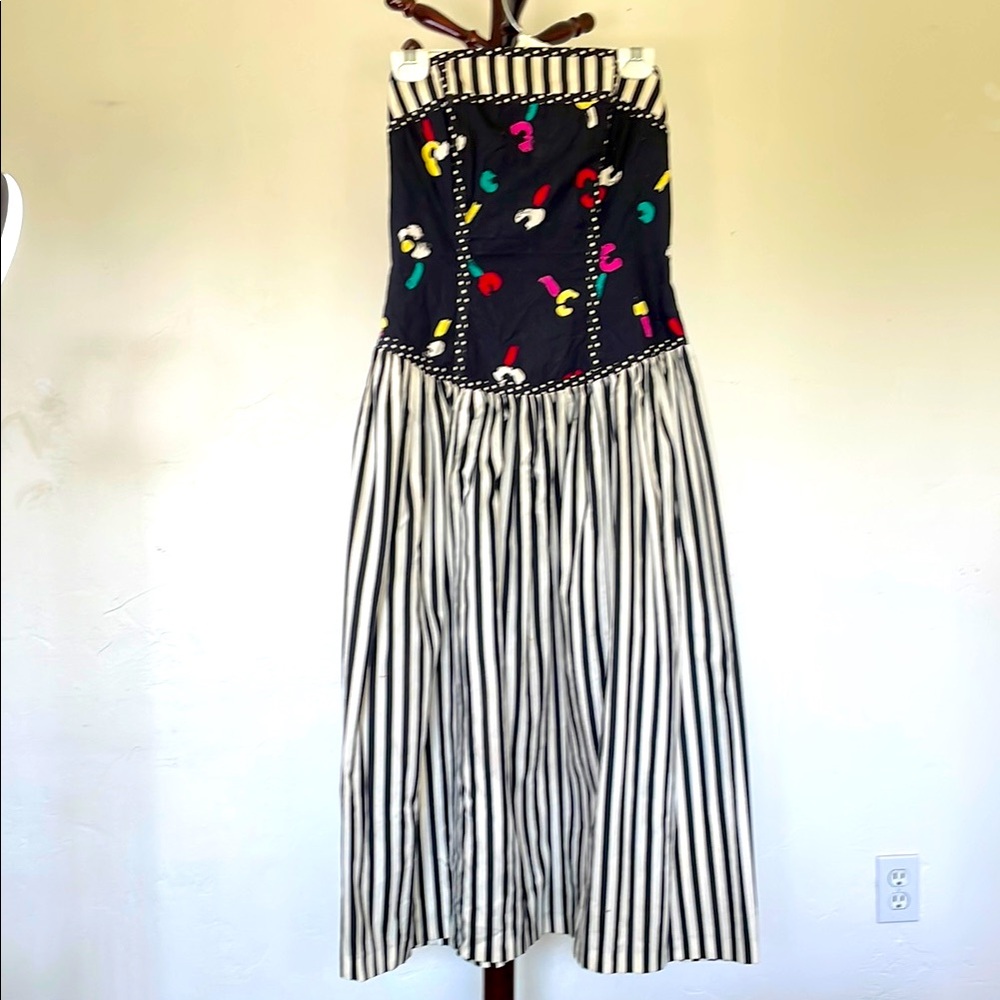Leslie Lucks 80's Strapless Black & White Skirt Patterned Fitted Bodice Dress